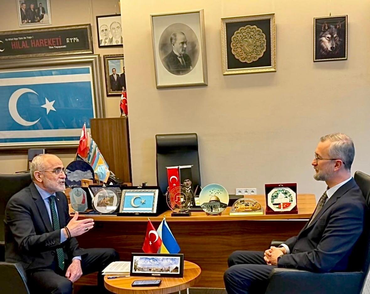 ANKARA, (DHA)- CUMHURBAŞKANI Başdanışmanı Yalçın Topçu, Ukrayna’nın Ankara Büyükelçisi Nariman