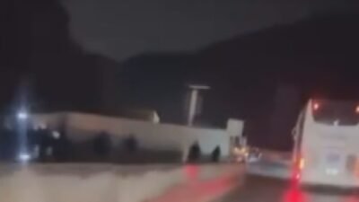 Serhat YILMAZ/ GEYVE(Sakarya), (DHA)- SAKARYA’nın Geyve ilçesinde D-650 karayolunda üç