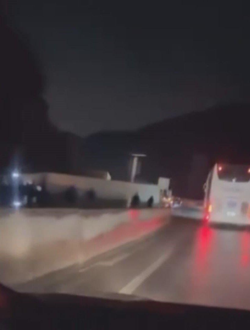 Serhat YILMAZ/ GEYVE(Sakarya), (DHA)- SAKARYA’nın Geyve ilçesinde D-650 karayolunda üç