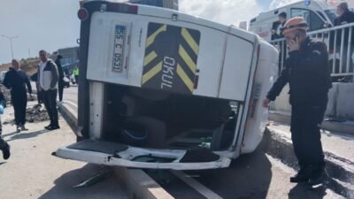 Gökhan İÇKİLLİ/SAMSUN, (DHA)- SAMSUN’un Atakum ilçesinde devrilen minibüsün sürücü Abdulsamed