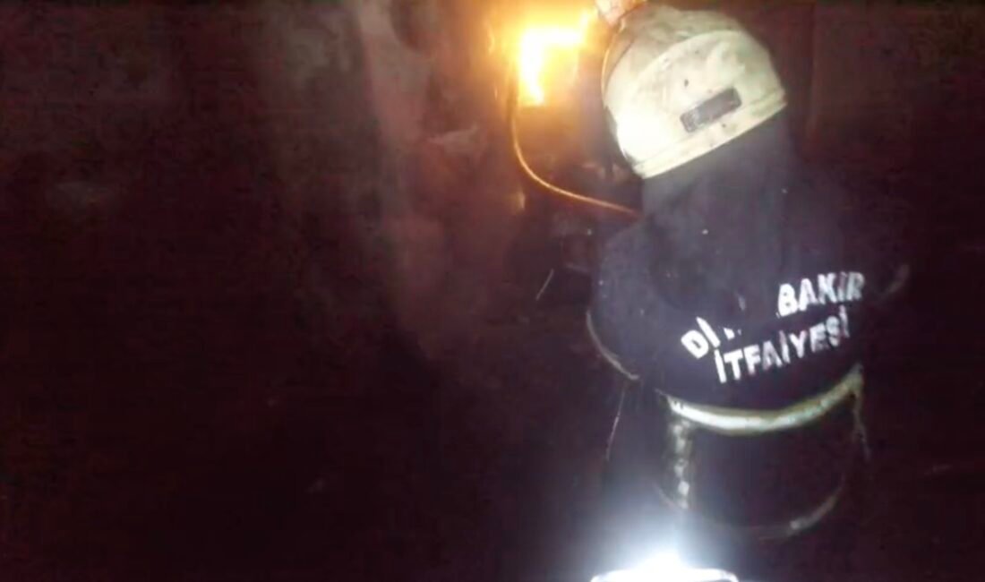 YANGINA MÜDAHALE KASK KAMERASINDA Diyarbakır’ın Yenişehir ilçesindeki 2’nci Sanayi Sitesi'nde