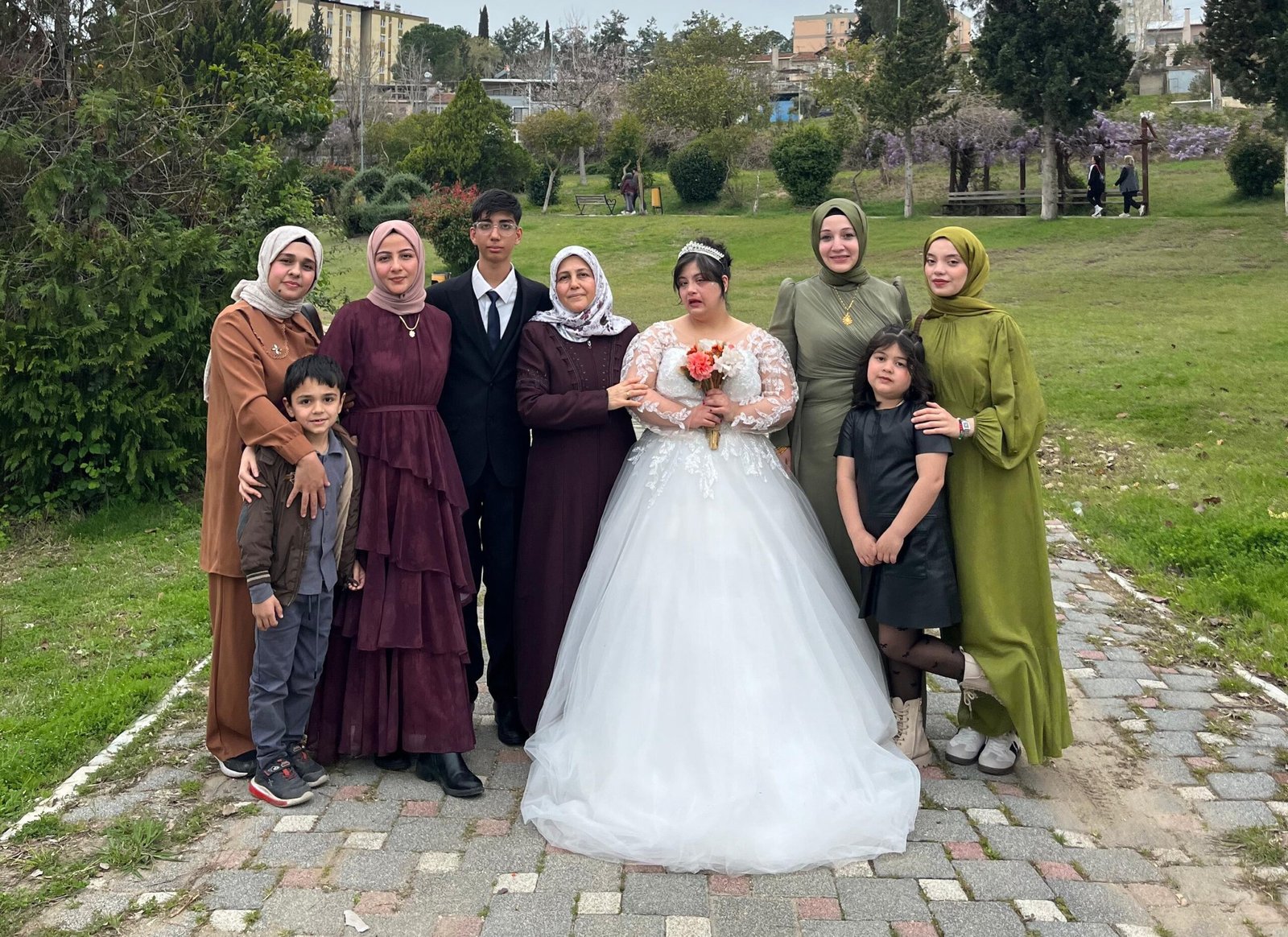 Mehmet Akif AYTEN/ADANA, (DHA)- ADANA’nın Seyhan ilçesinde Down sendromlu Gülayfer