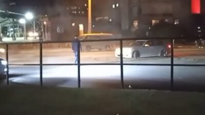 Koray ÜNLÜ/MERSİN, (DHA)- MERSİN’de düğün konvoyunda yolu kapatarak otomobiliyle drift