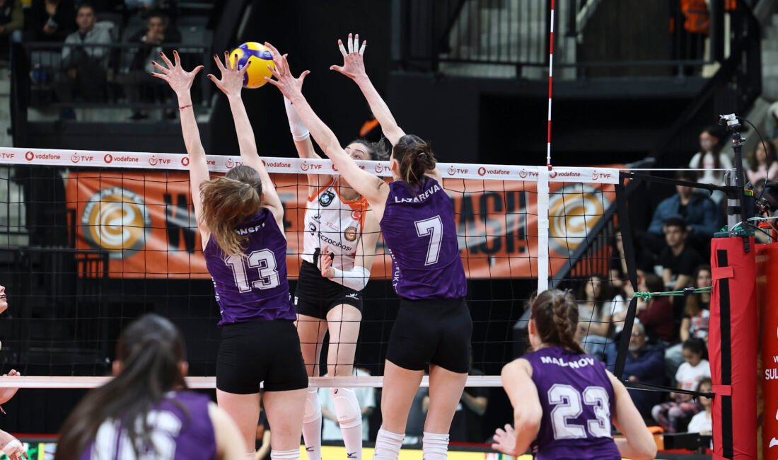 Eczacıbaşı Dynavit – Zeren Spor: 3-1 İSTANBUL, (DHA)- SALON: Eczacıbaşı Spor Salonu HAKEMLER: Ramazan Çevik, İbrahim