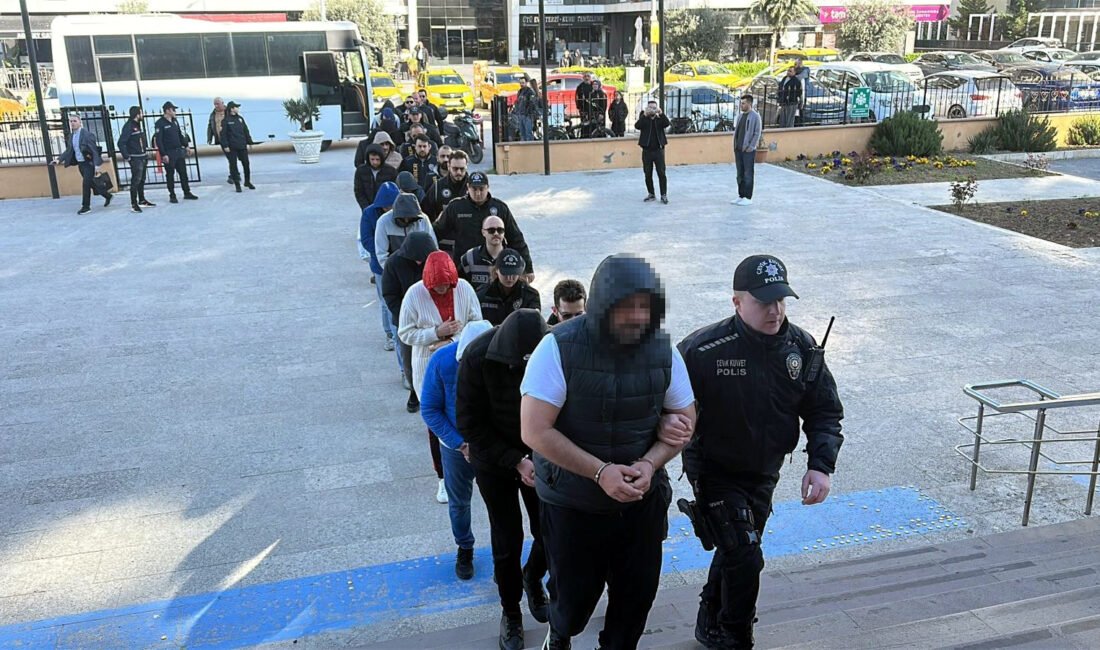 Edirne ve İstanbul’da yasa dışı bahis operasyonunda 16 şüpheli adliyede Olgay GÜLER-Umut IŞIK/EDİRNE, (DHA)- EDİRNE ve İstanbul'da polisin düzenlediği yasa