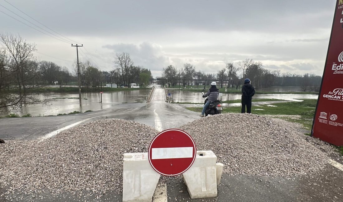 Edirne’de debisi artan Meriç ve Tunca nehirler için ‘sarı alarm’ verildi Umut IŞIK/EDİRNE, (DHA)-BULGARİSTAN'da etkili olan yağışların ardından Edirne'deki nehirlerde su