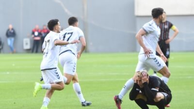 İZMİR, (DHA)- EGE takımlarının yer aldığı 3'üncü Lig 4'üncü Grup'ta