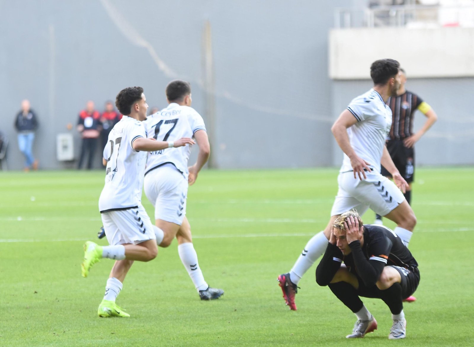 İZMİR, (DHA)- EGE takımlarının yer aldığı 3'üncü Lig 4'üncü Grup'ta