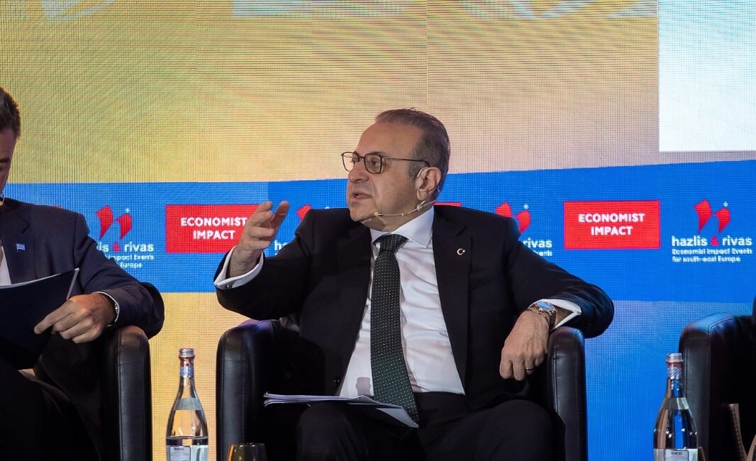 ROMANYA, (DHA) - ESKİ Avrupa Birliği Bakanı ve Büyükelçi Egemen