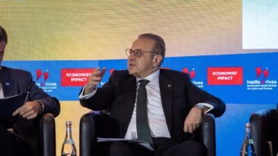 ROMANYA, (DHA) - ESKİ Avrupa Birliği Bakanı ve Büyükelçi Egemen