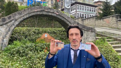 Mehmet Can PEÇE/RİZE, (DHA)- RİZE’de esnaf Seyfullah Gökyıldız (48), arkadaşlarının