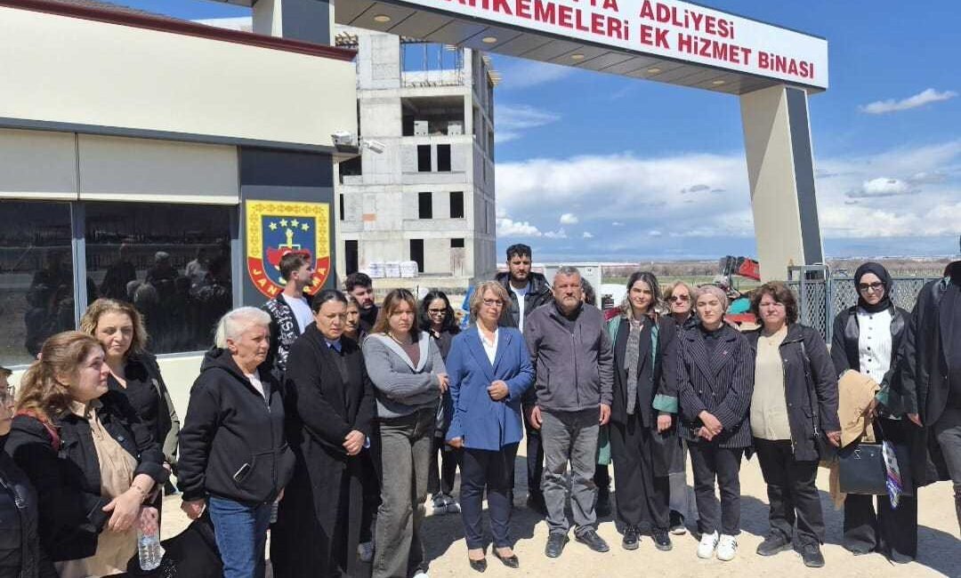 Eşinin katlettiği hamile Beste’nın babası: Bilerek vurmadığını söylüyorlar, kızım mermiye kafa mı attı Recep BAĞDAT/MALATYA, (DHA)- MALATYA'nın Hekimhan ilçesinde hamile eşi Beste Kızılay'ı