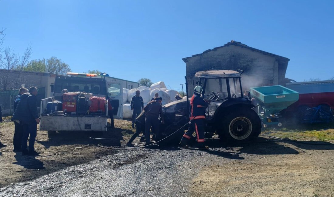 Evin bahçede park halindeki traktör yandı Ünsal YÜCEL/ KEŞAN(Edirne), (DHA)- EDİRNE’nin Keşan ilçesinde bir evin bahçesinde