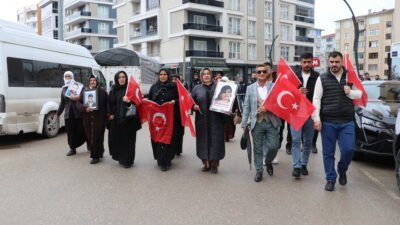 Behçet DALMAZ/VAN, (DHA)- VAN’da çocukları PKK tarafından kaçırılan ailelerin başlattığı