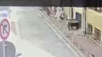 Emre KURT - Utku Can SÖNMEZ/İSTANBUL,(DHA)-FATİH'te yangın çıkan 3 katlı