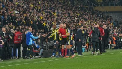 - Fenerbahçe ligde 7 maç sonra kalesini gole kapattı -