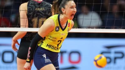 İSTANBUL (DHA) SALON: Burhan Felek HAKEMLER: Erol Akbulut, Onur Coşkun