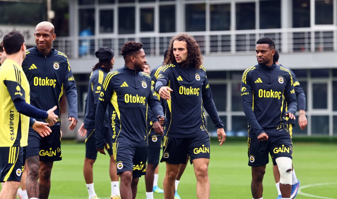 - A Milli futbolcular, takıma katıldı İSTANBUL,(DHA)- SÜPER Lig’in 28’inci