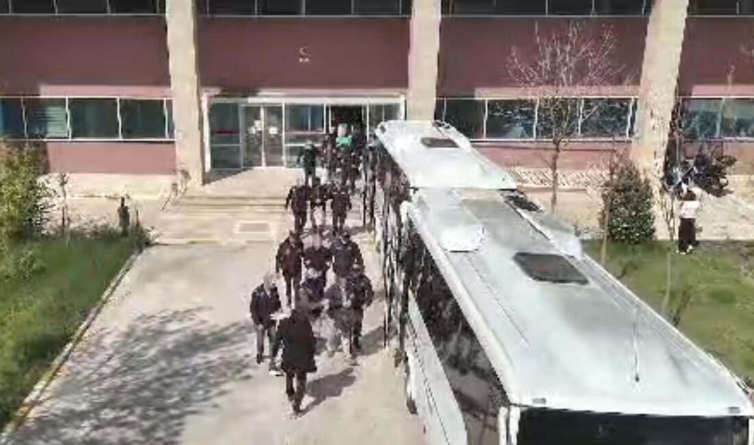 Kadir ÖZEN-Ersan ERDOĞAN/MANİSA, (DHA)-MANİSA'da FETÖ/PDY'nin yeni yapılanmasına yönelik operasyonda aralarında