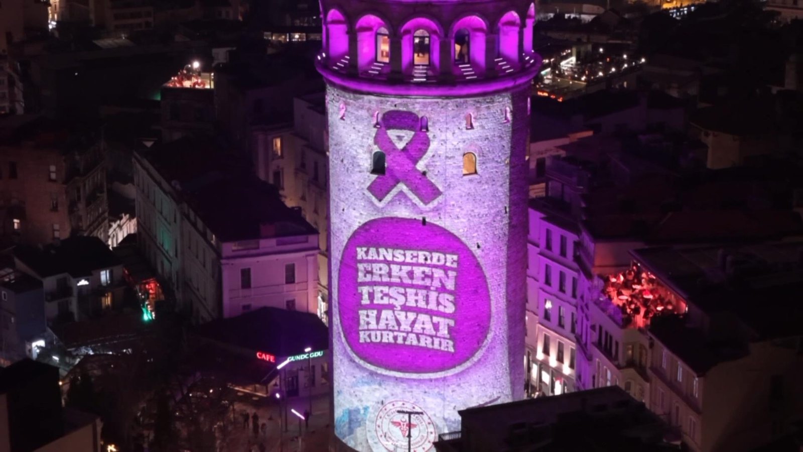 İSTANBUL, (DHA)- İstanbul'un simge yapılarından Galata Kulesi, 'Kanserde erken teşhis