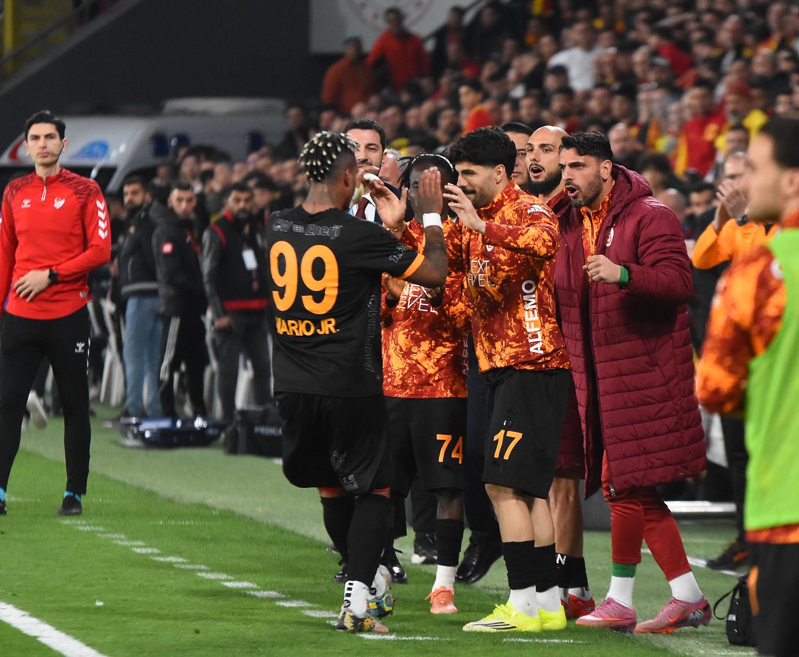 - Liverpool ve Trabzonspor’dan sonra galibiyetle tanıştı - Göztepe’ye karşı