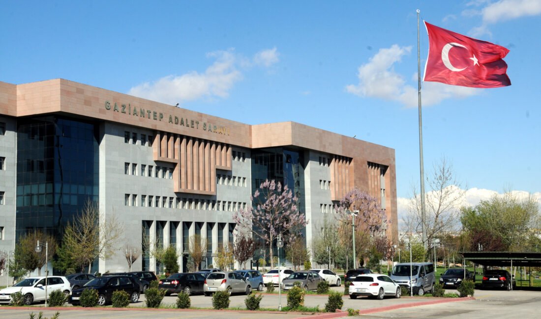 Ahmet ATMACA-Nuray UZATMAZ/GAZİANTEP, (DHA)- GAZİANTEP Adliyesi’nde görev zabıt katipleri ile