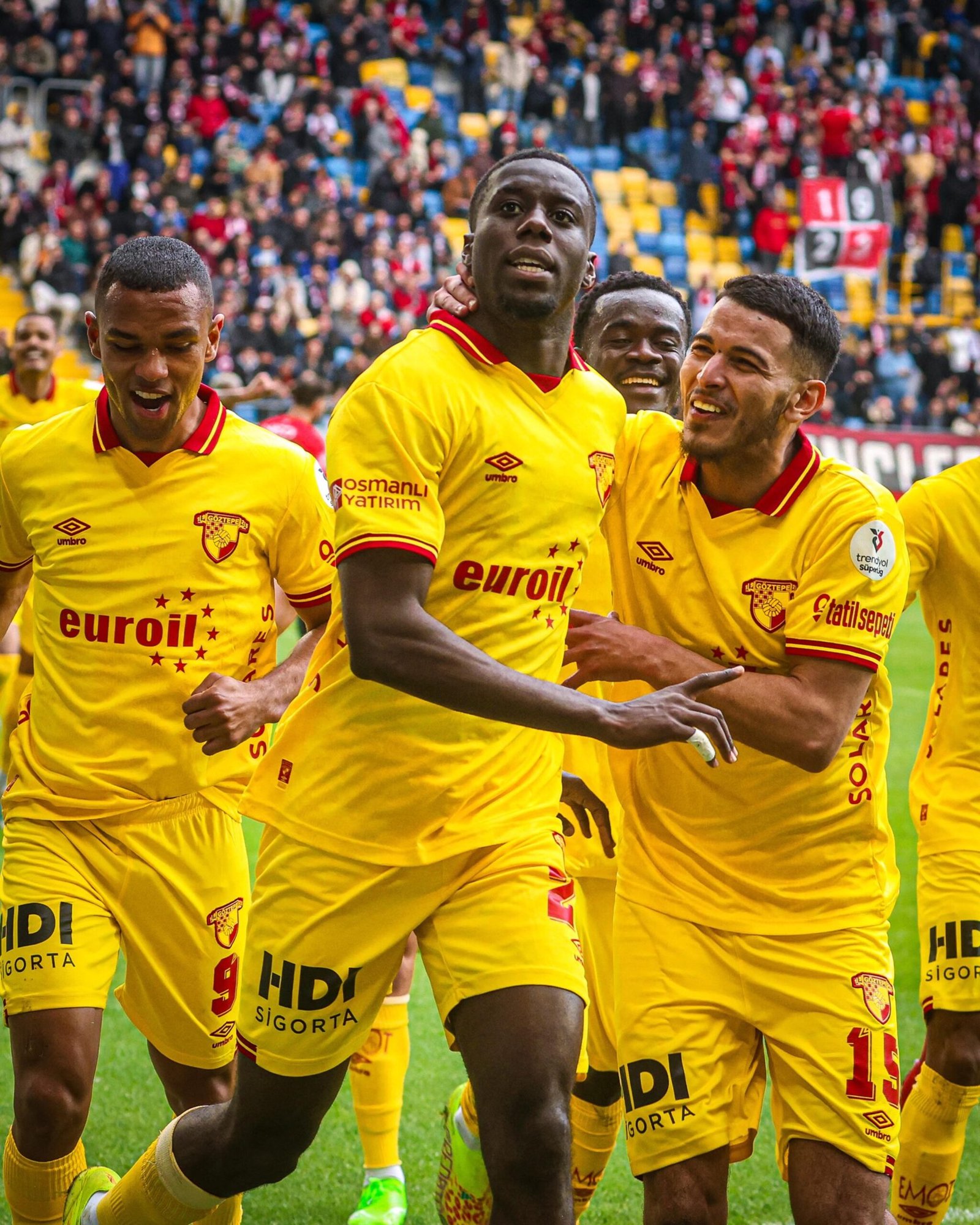 İZMİR, (DHA)- SÜPER Lig'de Göztepe yarın İzmir'de lider Galatasaray'ı ağırlayacak.