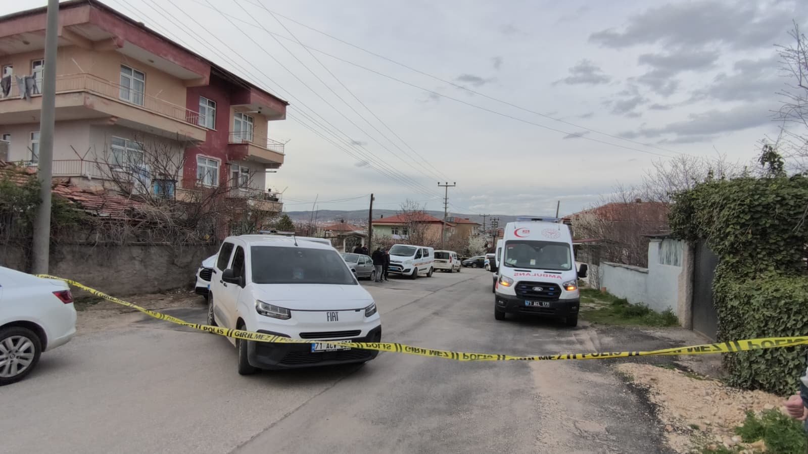 Burak CAN/KIRIKKALE, (DHA)- KIRIKKALE'de Davut Düzenci (45), tartıştığı oğulları A.D.