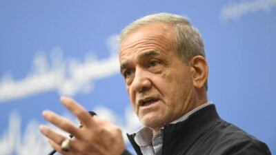 İRAN, (DHA) - İRAN Cumhurbaşkanı Mesud Pezeşkiyan, Azerbaycan Cumhurbaşkanı İlham