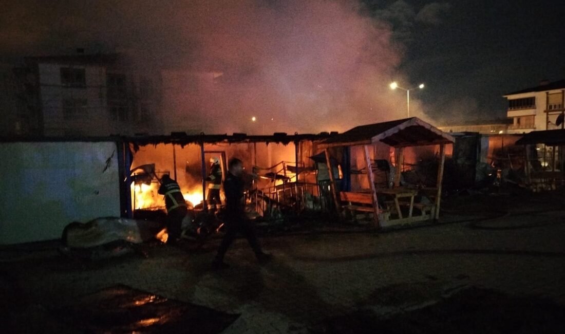 Muzaffer KOŞAN/ERZİNCAN, (DHA)- ERZİNCAN’da bir şantiye sahasında işçilerin kaldığı konteynerlerde