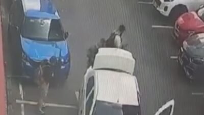 Hiba HAKBİLİR/İSTANBUL,(DHA)- BEŞİKTAŞ'ta İsrail Konsolosluğu'nun da bulunduğu binanın önünde çıkan