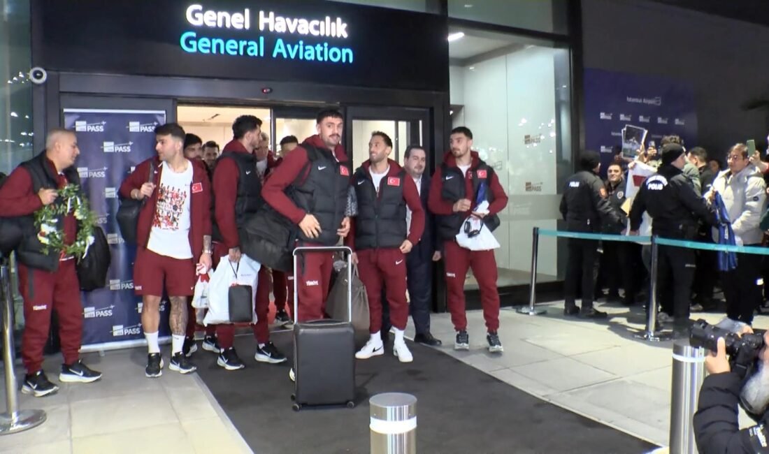 İstanbul – A Milli Futbol Takımı Türkiye’ye döndü Soner HASIRCIOĞLU/İSTANBUL, (DHA)- Kosova galibiyeti sonrası 24 yıl sonra Dünya