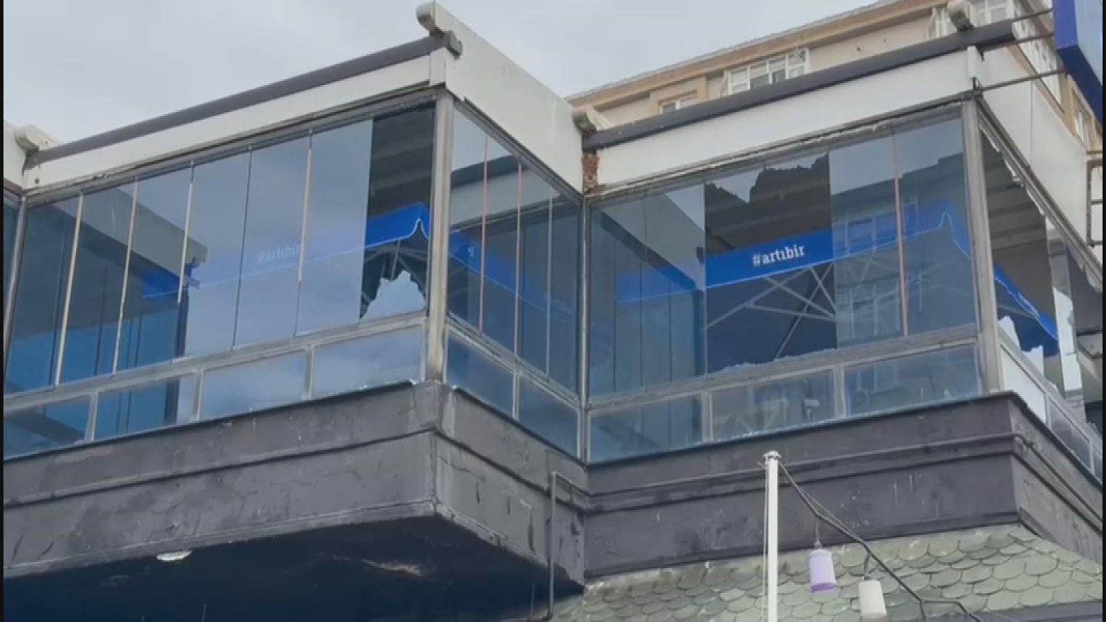 Derya EVREN KORKMAZ/İSTANBUL, (DHA)- BÜYÜKÇEKMECE'de gittiği restoranda hesap meselesi yüzünden