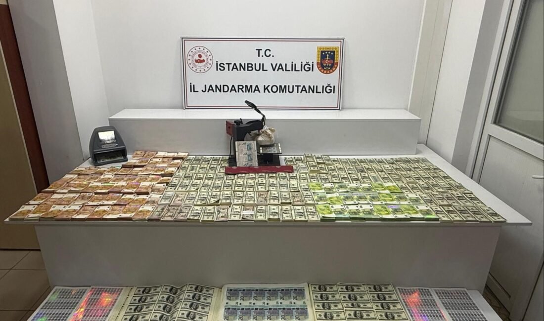 Ceyda YEŞİLOĞLU / İSTANBUL, (DHA) - ESENLER’de düzenlenen operasyonda çok
