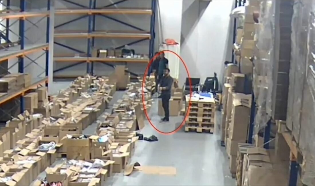 İbrahim YILDIZ/İSTANBUL, (DHA)- İSTANBUL Havalimanı’nda gümrüklü alandan kaçak parfüm, gözlük