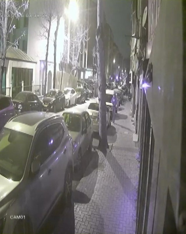 Ali AKSOYER / İSTANBUL, (DHA)- İSTANBUL'da kurşunladıkları iş yerlerinin sahiplerinden