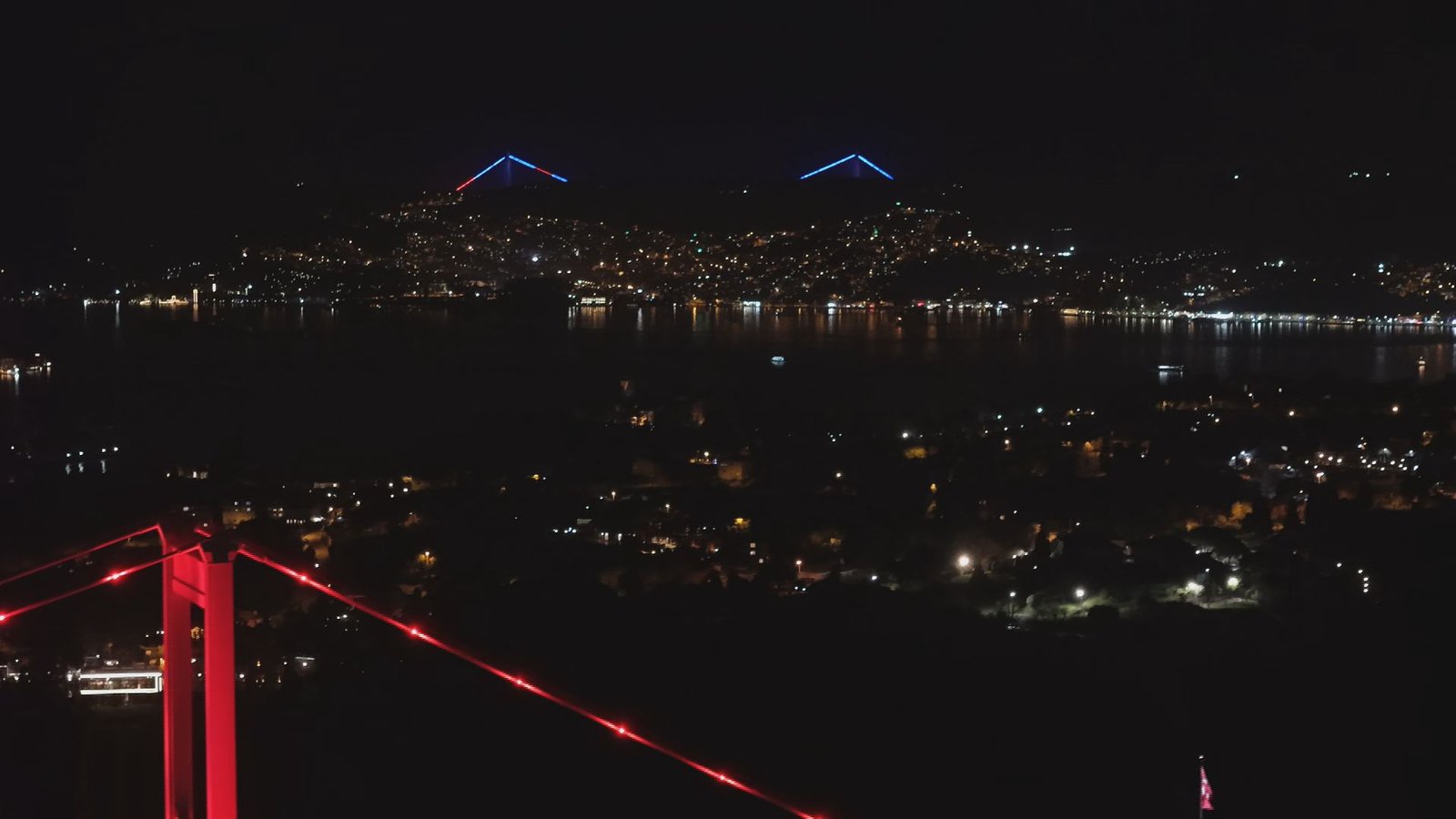 İbrahim YILDIZ/İSTANBUL,(DHA)- FATİH Sultan Mehmet Köprüsü, Galata Kulesi ve Sabiha