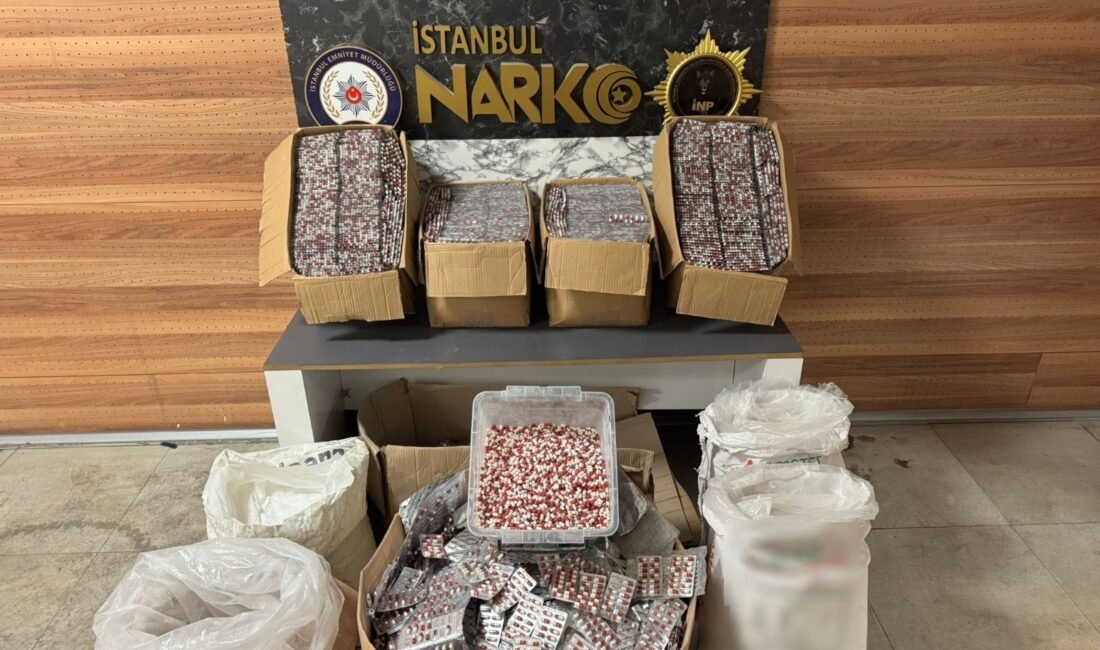 Murat SOLAK / İSTANBUL, (DHA)- SULTANBEYLİ ve Çekmeköy'de uyuşturucu üretimi