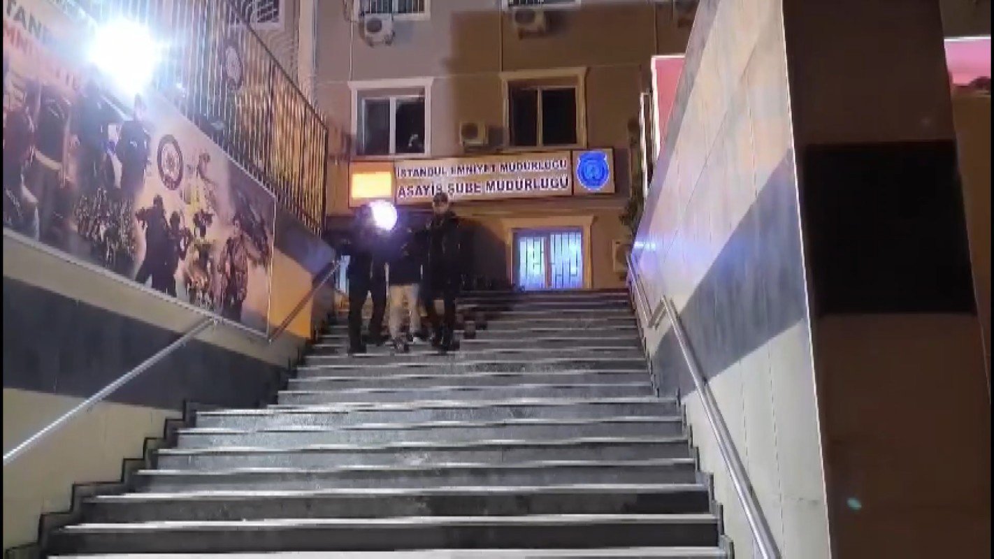 Ali AKSOYER / İSTANBUL, (DHA) – İSTANBUL’da çeşitli suçlardan hakkında