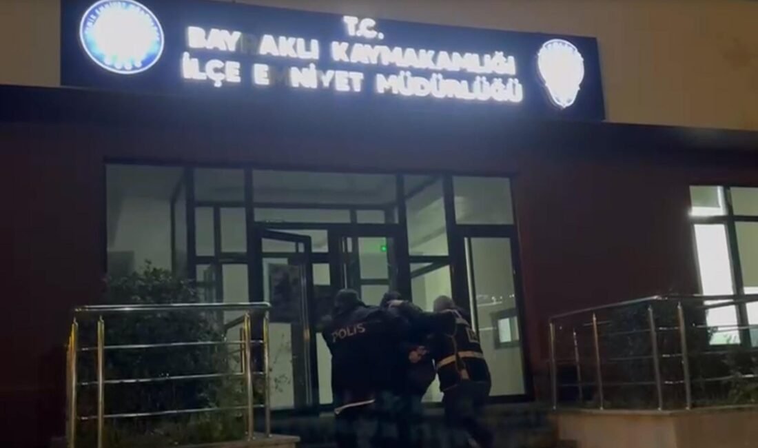 İzmir’de 102 bin sentetik hap ele geçirildi Tekin GÜRBULAK/İZMİR, (DHA)- İZMİR'in Bayraklı ilçesinde, polisin düzenlediği operasyonda 102