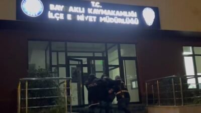 Tekin GÜRBULAK/İZMİR, (DHA)- İZMİR'in Bayraklı ilçesinde, polisin düzenlediği operasyonda 102