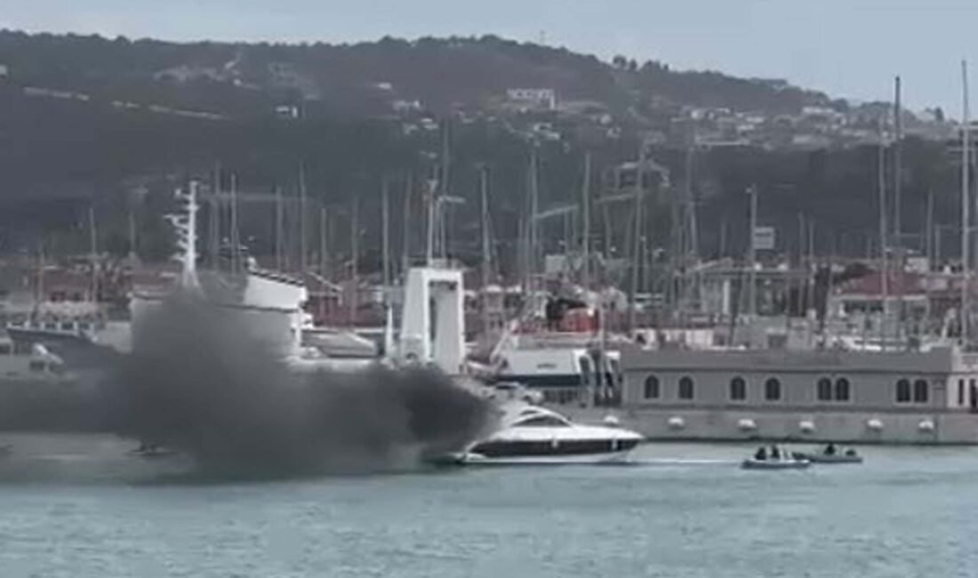 Kadir ÖZEN / İZMİR, (DHA)-İZMİR’in Çeşme ilçesinde, bir motoryatta çıkan