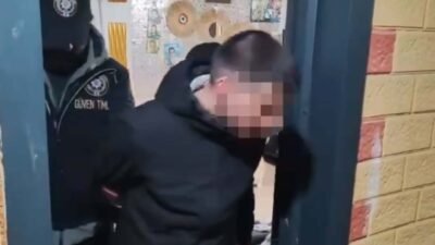 Kadir ÖZEN/ İZMİR, (DHA)- İZMİR’de, polisin evine düzenlediği operasyonda ruhsatsız