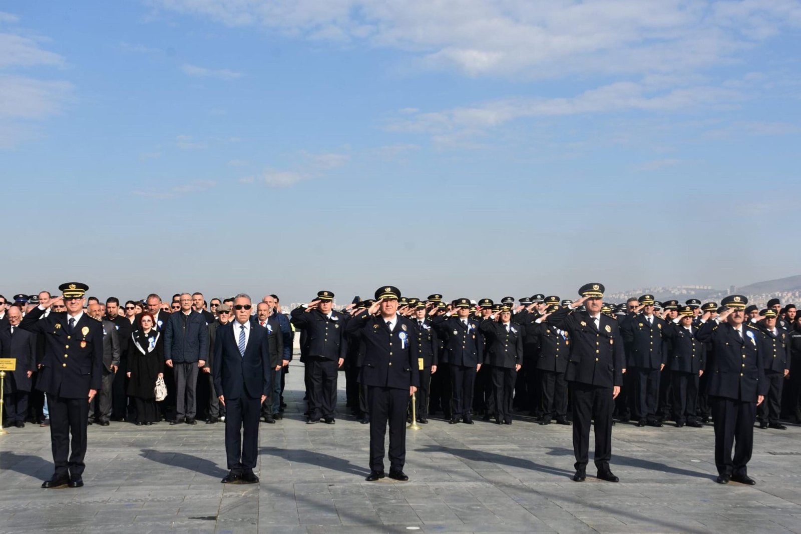 Kadir ÖZEN/İZMİR, (DHA)- İZMİR'de, Türk Polis Teşkilatı'nın 181'inci kuruluş yıl