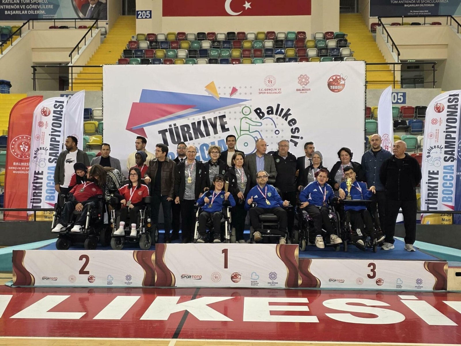 Nevra UÇKAÇ/İZMİR, (DHA)- İZMİR'in Gaziemir Belediyesi Spor Kulübü, Balıkesir'de düzenlenen