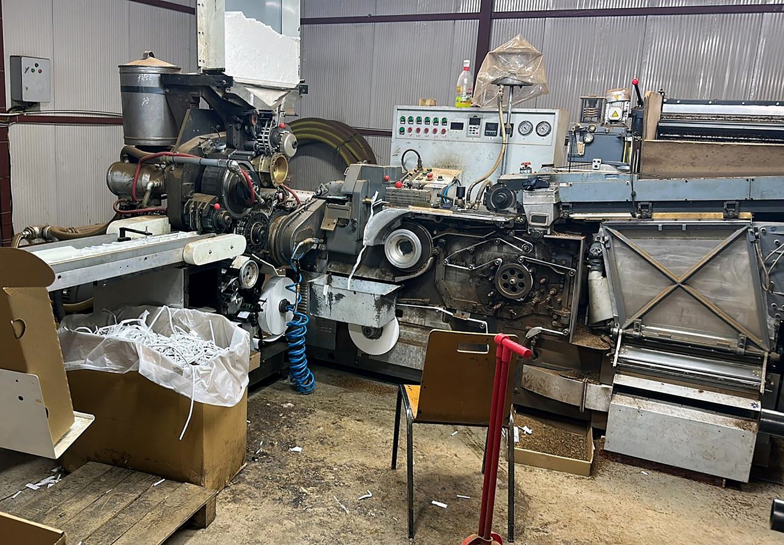 Anıl ATAR/ADANA, (DHA)-ADANA'da kaçak sigara üretimi yapan tesis ile belirlenen