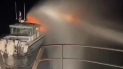 Mert ORDU/İSTANBUL,(DHA)-KADIKÖY'de, seyir halindeki teknede çıkan yangın, Kıyı Emniyeti Genel