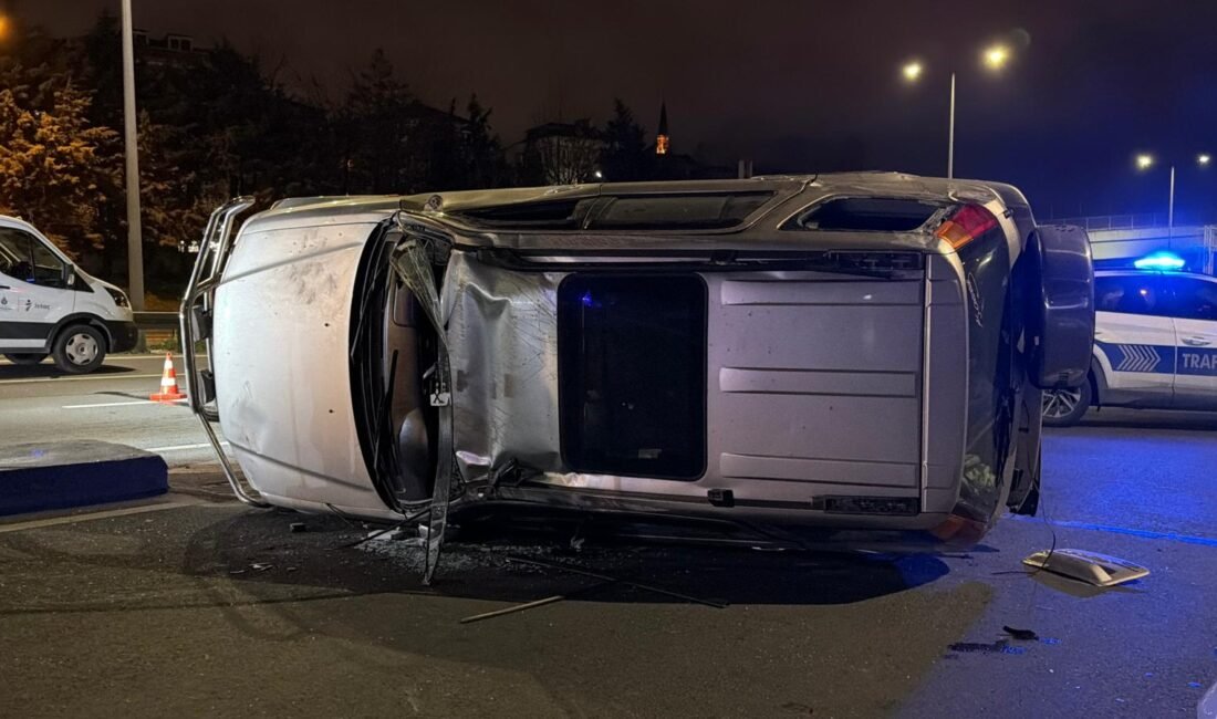 Mehmet Kaan KURT/İSTANBUL, (DHA)- KAĞITHANE’de sürücüsünün alkollü olduğu öne sürülen