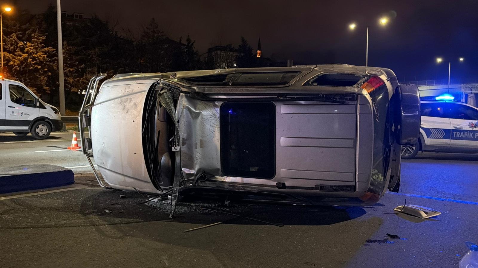 Mehmet Kaan KURT/İSTANBUL, (DHA)- KAĞITHANE’de sürücüsünün alkollü olduğu öne sürülen