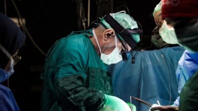 İSTANBUL, (DHA)- İLERİ nefes darlığı nedeniyle günlük yaşamını sürdüremez hale